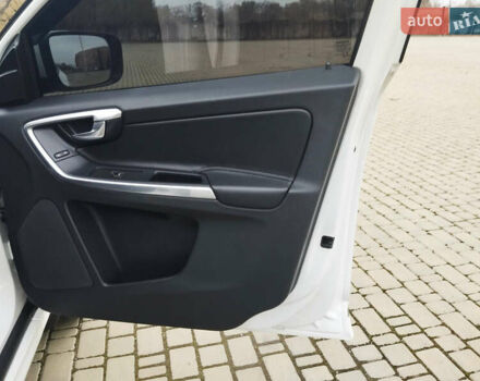 Белый Вольво ХС60, объемом двигателя 2 л и пробегом 279 тыс. км за 13700 $, фото 18 на Automoto.ua