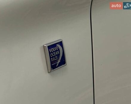 Білий Вольво ХС60, об'ємом двигуна 2 л та пробігом 294 тис. км за 20999 $, фото 19 на Automoto.ua