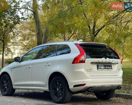 Білий Вольво ХС60, об'ємом двигуна 2 л та пробігом 294 тис. км за 20999 $, фото 4 на Automoto.ua