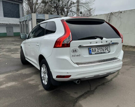 Белый Вольво ХС60, объемом двигателя 2 л и пробегом 144 тыс. км за 17000 $, фото 2 на Automoto.ua