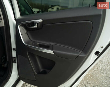 Белый Вольво ХС60, объемом двигателя 1.97 л и пробегом 247 тыс. км за 19800 $, фото 35 на Automoto.ua