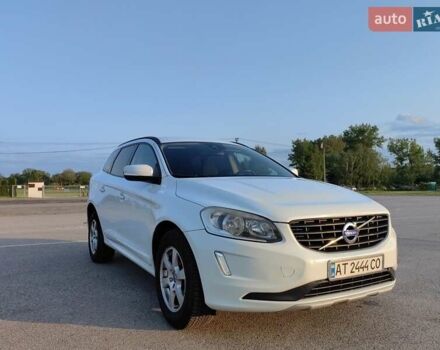 Белый Вольво ХС60, объемом двигателя 1.97 л и пробегом 329 тыс. км за 17700 $, фото 3 на Automoto.ua