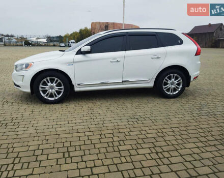 Белый Вольво ХС60, объемом двигателя 2 л и пробегом 279 тыс. км за 13700 $, фото 1 на Automoto.ua