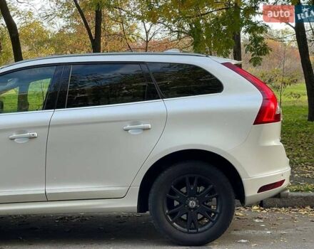 Білий Вольво ХС60, об'ємом двигуна 2 л та пробігом 294 тис. км за 20999 $, фото 3 на Automoto.ua