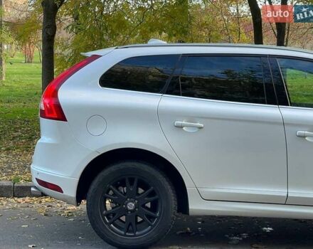 Білий Вольво ХС60, об'ємом двигуна 2 л та пробігом 294 тис. км за 20999 $, фото 7 на Automoto.ua