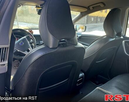 Вольво ХС60 2015 в Луцке на Automoto.ua Белый Вольво ХС60, объемом двигателя 2 л и пробегом 207 тыс. км за 16000 $, фото 5 на Automoto.ua