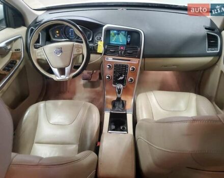 Белый Вольво ХС60, объемом двигателя 2.5 л и пробегом 175 тыс. км за 2900 $, фото 7 на Automoto.ua