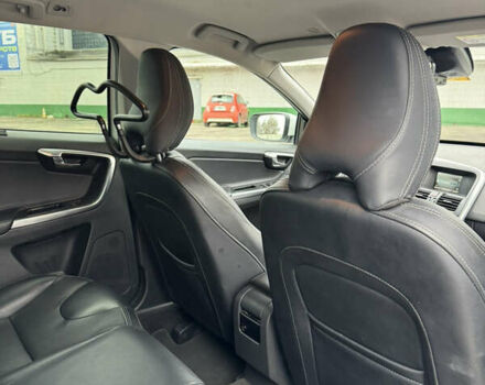 Белый Вольво ХС60, объемом двигателя 1.97 л и пробегом 144 тыс. км за 17000 $, фото 6 на Automoto.ua