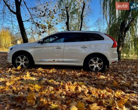 Белый Вольво ХС60, объемом двигателя 1.97 л и пробегом 164 тыс. км за 23200 $, фото 4 на Automoto.ua