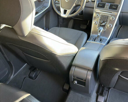 Білий Вольво ХС60, об'ємом двигуна 2 л та пробігом 247 тис. км за 19500 $, фото 4 на Automoto.ua