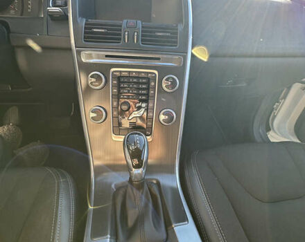 Білий Вольво ХС60, об'ємом двигуна 2 л та пробігом 247 тис. км за 19500 $, фото 7 на Automoto.ua