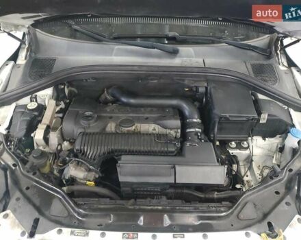 Белый Вольво ХС60, объемом двигателя 2.5 л и пробегом 175 тыс. км за 2900 $, фото 11 на Automoto.ua