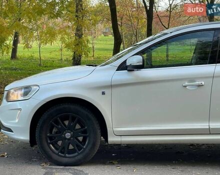 Білий Вольво ХС60, об'ємом двигуна 2 л та пробігом 294 тис. км за 20999 $, фото 2 на Automoto.ua