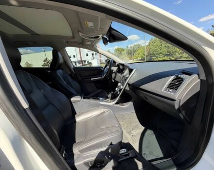 Білий Вольво ХС60, об'ємом двигуна 2 л та пробігом 78 тис. км за 3800 $, фото 11 на Automoto.ua