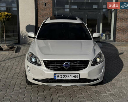Білий Вольво ХС60, об'ємом двигуна 2 л та пробігом 219 тис. км за 18500 $, фото 4 на Automoto.ua