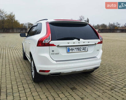Белый Вольво ХС60, объемом двигателя 2 л и пробегом 279 тыс. км за 13700 $, фото 3 на Automoto.ua