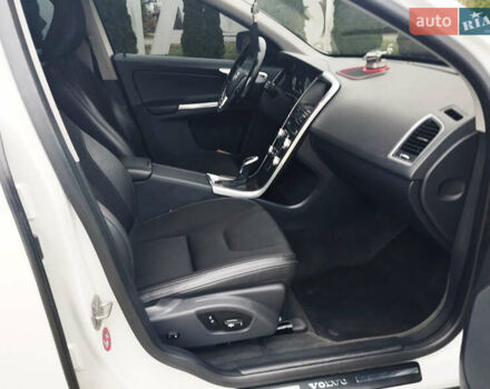 Белый Вольво ХС60, объемом двигателя 2 л и пробегом 279 тыс. км за 13700 $, фото 16 на Automoto.ua