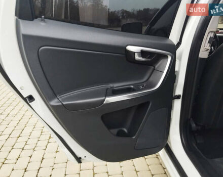 Белый Вольво ХС60, объемом двигателя 2 л и пробегом 279 тыс. км за 13700 $, фото 10 на Automoto.ua