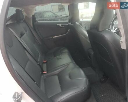 Белый Вольво ХС60, объемом двигателя 2.5 л и пробегом 124 тыс. км за 3000 $, фото 9 на Automoto.ua