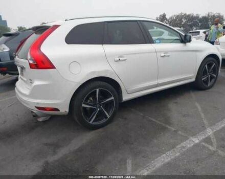 Білий Вольво ХС60, об'ємом двигуна 3 л та пробігом 100 тис. км за 3300 $, фото 4 на Automoto.ua