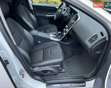 Білий Вольво ХС60, об'ємом двигуна 2 л та пробігом 200 тис. км за 14250 $, фото 43 на Automoto.ua