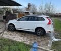 Белый Вольво ХС60, объемом двигателя 2 л и пробегом 300 тыс. км за 25500 $, фото 1 на Automoto.ua