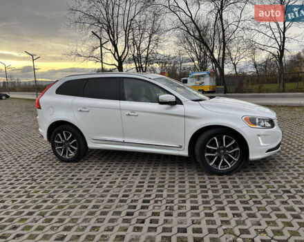 Белый Вольво ХС60, объемом двигателя 2 л и пробегом 137 тыс. км за 17390 $, фото 2 на Automoto.ua