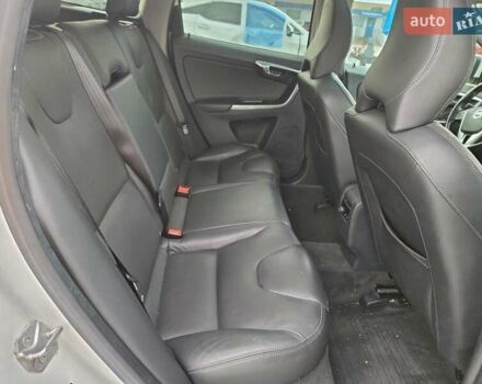 Белый Вольво ХС60, объемом двигателя 1.97 л и пробегом 142 тыс. км за 2000 $, фото 10 на Automoto.ua