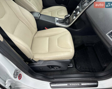 Белый Вольво ХС60, объемом двигателя 2 л и пробегом 137 тыс. км за 17390 $, фото 38 на Automoto.ua