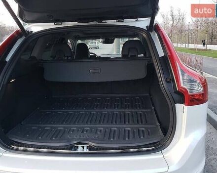 Білий Вольво ХС60, об'ємом двигуна 1.97 л та пробігом 63 тис. км за 17300 $, фото 1 на Automoto.ua