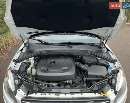 Білий Вольво ХС60, об'ємом двигуна 2 л та пробігом 200 тис. км за 14250 $, фото 57 на Automoto.ua