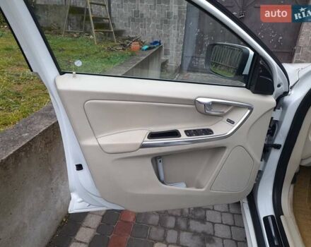 Белый Вольво ХС60, объемом двигателя 1.97 л и пробегом 182 тыс. км за 15400 $, фото 32 на Automoto.ua