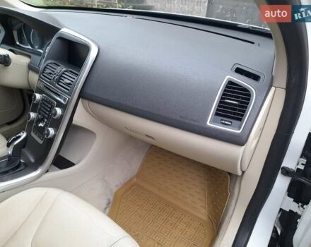 Белый Вольво ХС60, объемом двигателя 1.97 л и пробегом 182 тыс. км за 15400 $, фото 45 на Automoto.ua