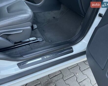 Белый Вольво ХС60, объемом двигателя 2.4 л и пробегом 270 тыс. км за 22650 $, фото 14 на Automoto.ua
