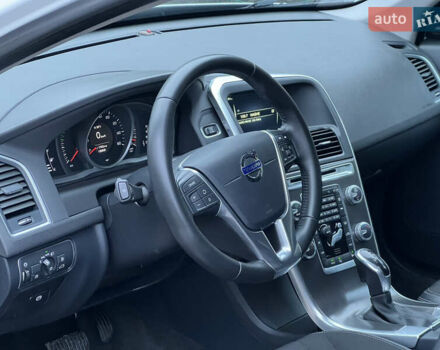 Білий Вольво ХС60, об'ємом двигуна 2 л та пробігом 200 тис. км за 14250 $, фото 18 на Automoto.ua