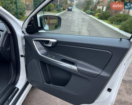 Білий Вольво ХС60, об'ємом двигуна 2 л та пробігом 200 тис. км за 14250 $, фото 41 на Automoto.ua