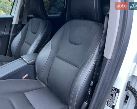 Білий Вольво ХС60, об'ємом двигуна 2 л та пробігом 200 тис. км за 14250 $, фото 20 на Automoto.ua