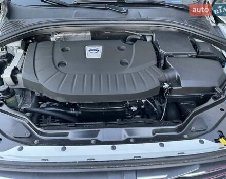 Белый Вольво ХС60, объемом двигателя 2.4 л и пробегом 270 тыс. км за 22650 $, фото 7 на Automoto.ua