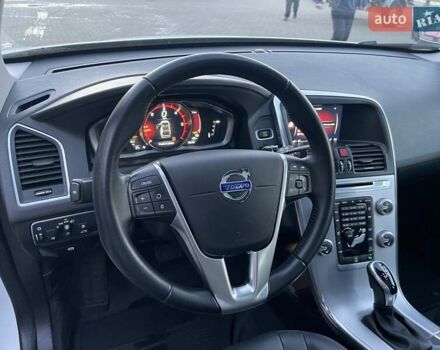 Белый Вольво ХС60, объемом двигателя 2.4 л и пробегом 270 тыс. км за 22650 $, фото 13 на Automoto.ua