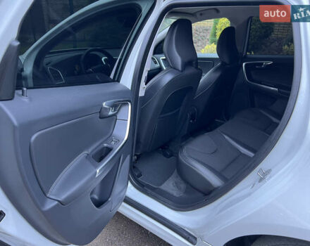 Білий Вольво ХС60, об'ємом двигуна 2 л та пробігом 200 тис. км за 14250 $, фото 23 на Automoto.ua