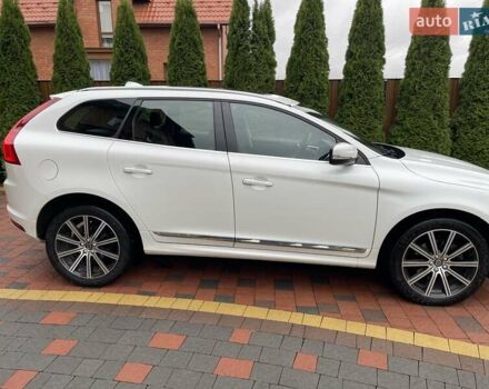 Білий Вольво ХС60, об'ємом двигуна 2.4 л та пробігом 267 тис. км за 22850 $, фото 4 на Automoto.ua