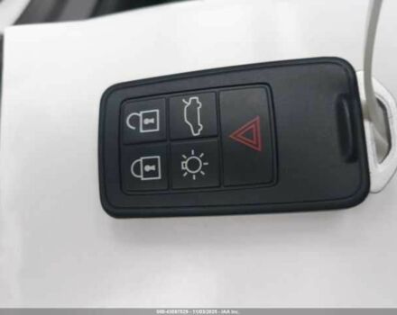 Білий Вольво ХС60, об'ємом двигуна 3 л та пробігом 100 тис. км за 3300 $, фото 7 на Automoto.ua