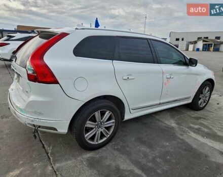 Белый Вольво ХС60, объемом двигателя 1.97 л и пробегом 142 тыс. км за 2000 $, фото 3 на Automoto.ua