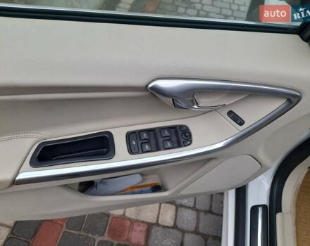 Белый Вольво ХС60, объемом двигателя 1.97 л и пробегом 182 тыс. км за 15400 $, фото 33 на Automoto.ua