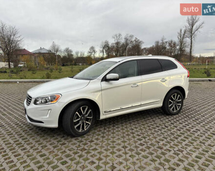 Белый Вольво ХС60, объемом двигателя 2 л и пробегом 137 тыс. км за 17390 $, фото 5 на Automoto.ua