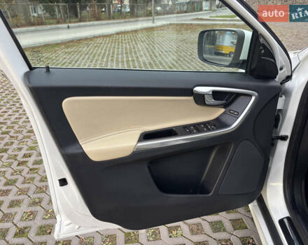 Белый Вольво ХС60, объемом двигателя 2 л и пробегом 137 тыс. км за 17390 $, фото 45 на Automoto.ua