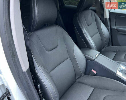 Білий Вольво ХС60, об'ємом двигуна 2 л та пробігом 200 тис. км за 14250 $, фото 45 на Automoto.ua