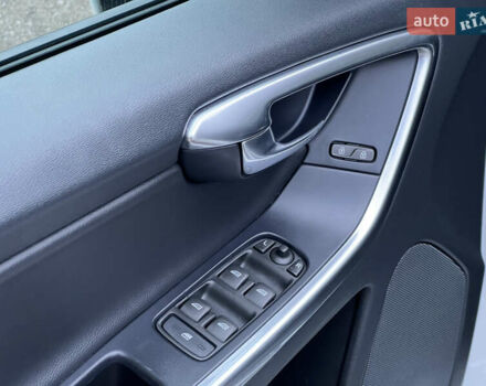 Білий Вольво ХС60, об'ємом двигуна 2 л та пробігом 200 тис. км за 14250 $, фото 17 на Automoto.ua