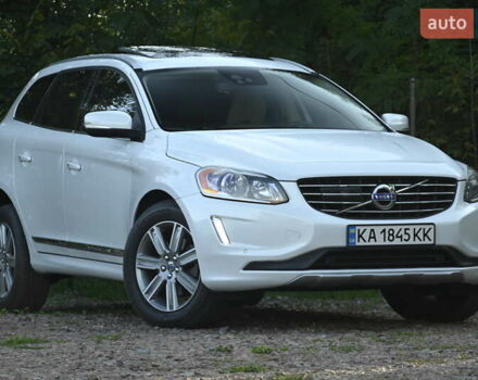 Белый Вольво ХС60, объемом двигателя 1.97 л и пробегом 139 тыс. км за 18600 $, фото 1 на Automoto.ua