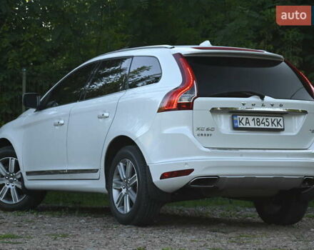 Белый Вольво ХС60, объемом двигателя 1.97 л и пробегом 139 тыс. км за 18600 $, фото 8 на Automoto.ua